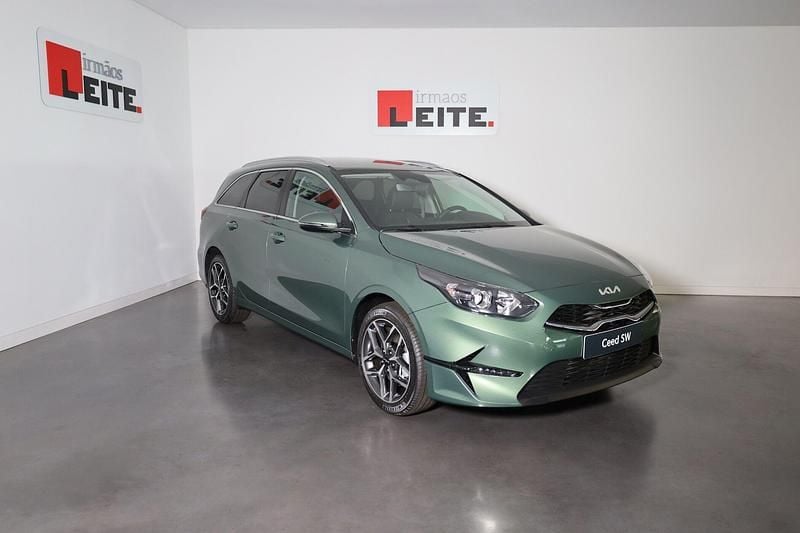 Verde Novo 2025 Kia Ceed Carrinha | € 24.490 (Caro) - Imagem 1/4