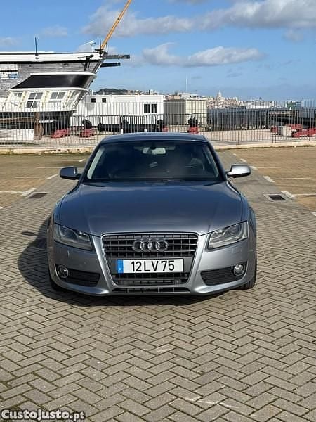 Cinza Usado 2011 Audi A5 Sport Coupé | € 13.950 (Preço justo) - Imagem 1/1