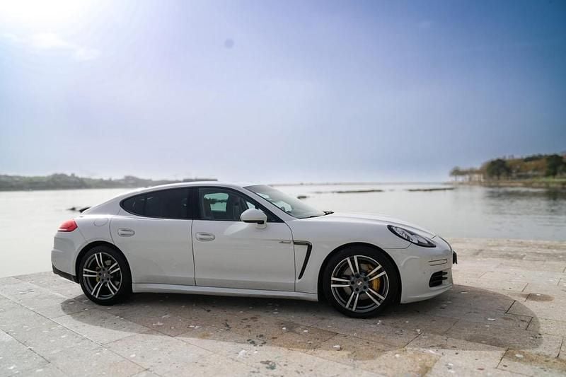 Usado Porsche Panamera 250 HP (183 kW) 2016 Branco Sedan