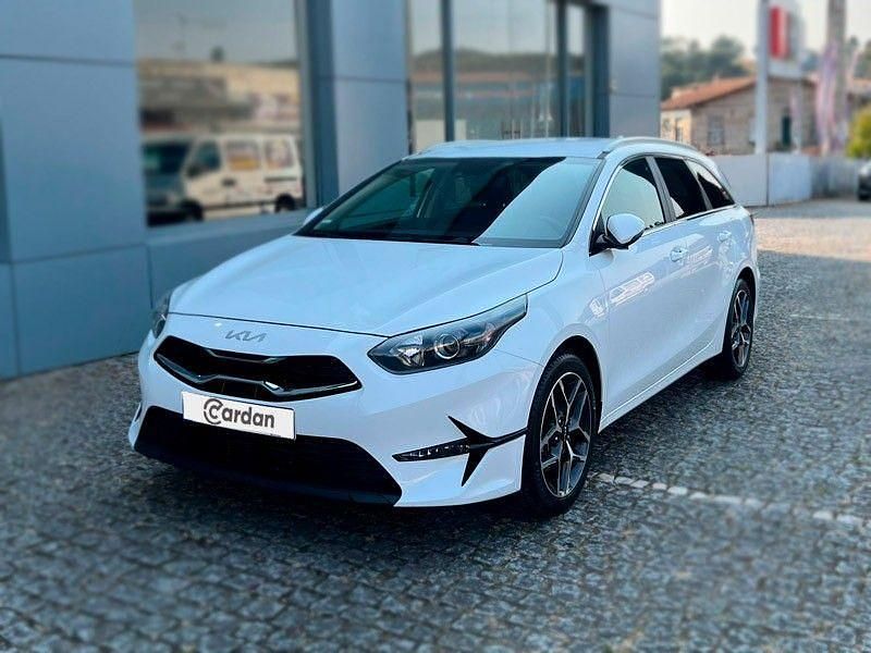 Branco Usado 2024 Kia Ceed Sportswagon Carrinha | € 22.100 (Preço elevado) - Imagem 1/4