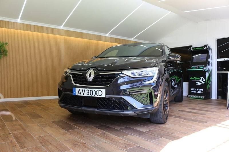 Usado Renault Arkana 158 HP (116 kW) 2023 Preto SUV