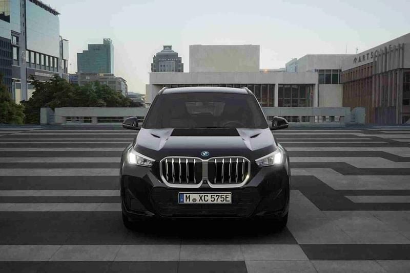 Preto Novo 2025 BMW X1 Luxury Line SUV | € 58.000 - Imagem 1/4