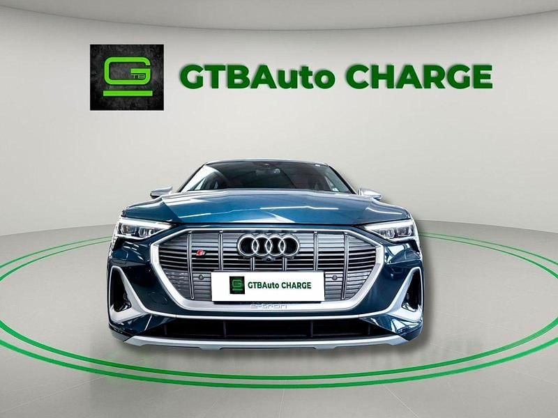 Azul Usado 2023 Audi e-tron GT quattro Sedan | € 57.499 - Imagem 1/4