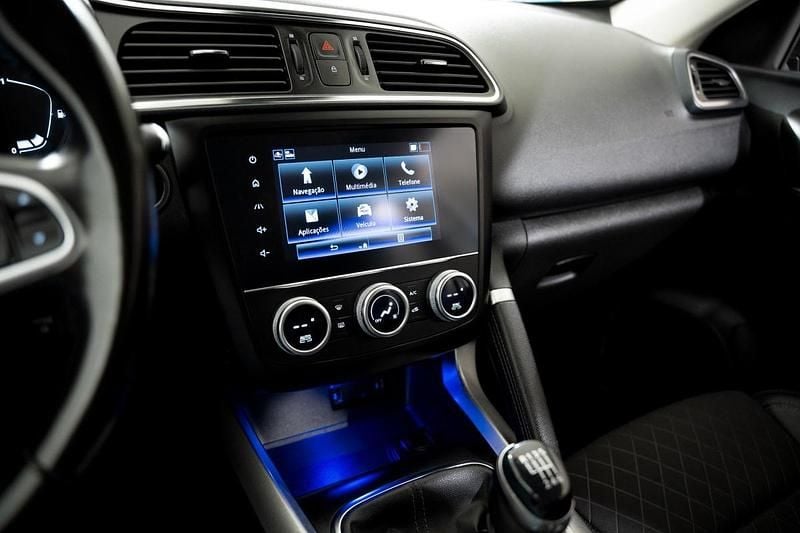 Usado Renault Kadjar Intens 115 HP (84 kW) 2020 Preto SUV