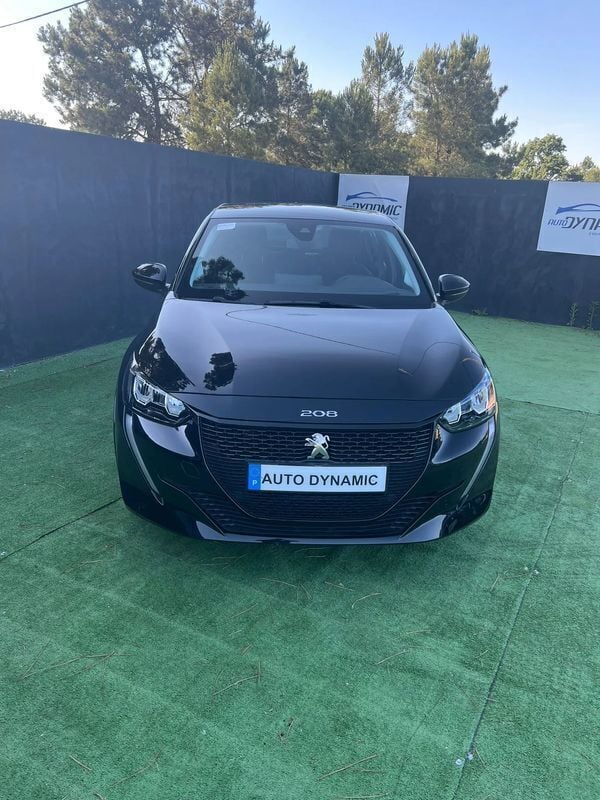 Preto Usado 2023 Peugeot e-208 Active Citadino | € 19.900 (Bom preço) - Imagem 1/4