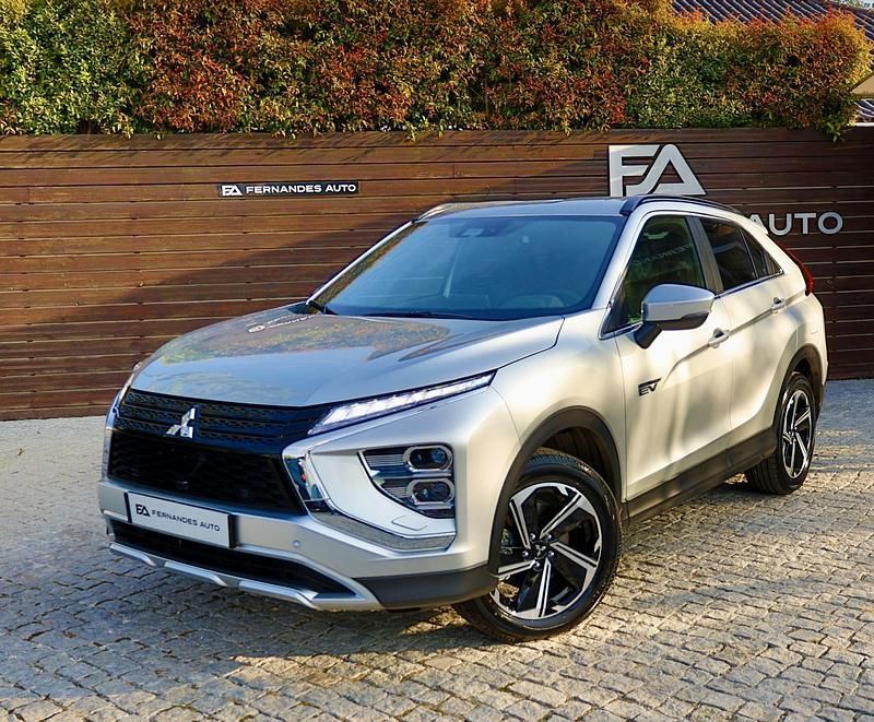 Cinza Novo 2025 Mitsubishi Eclipse Cross SUV | € 35.900 (Preço justo) - Imagem 1/4
