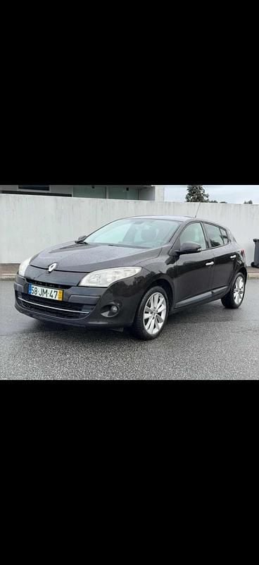 Preto Usado 2010 Renault Mégane III Citadino | € 4.999 (Preço justo) - Imagem 1/4