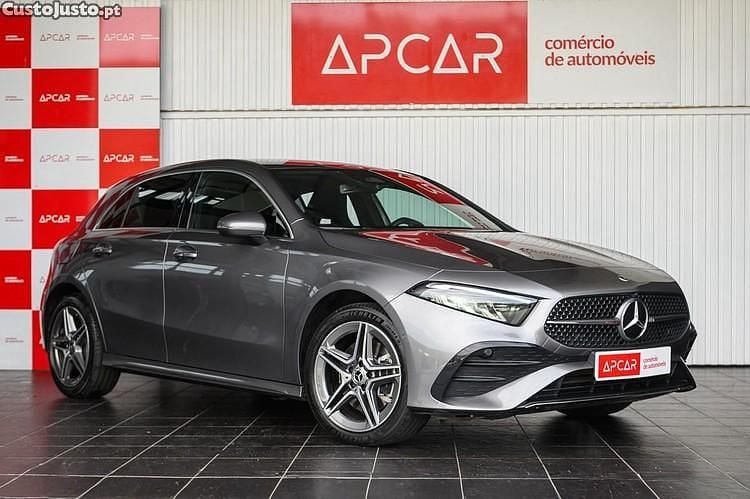 Cinza Usado 2023 Mercedes A250 AMG line Citadino | € 34.500 (Preço justo) - Imagem 1/1