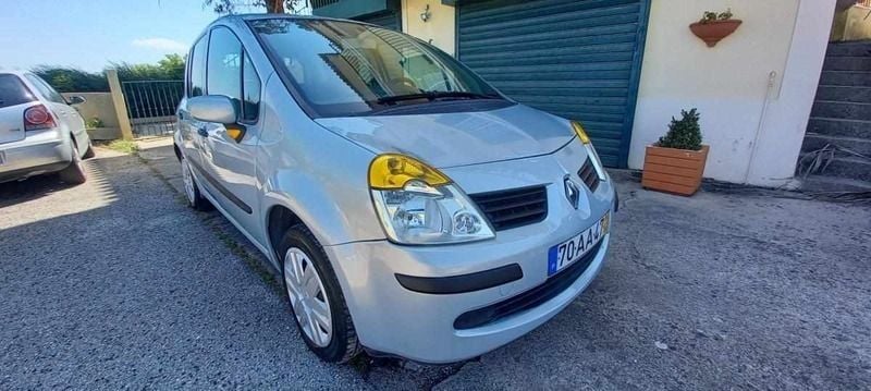 Cinzento Usado 2005 Renault Modus Monovolume | € 3.250 (Preço justo) - Imagem 1/4