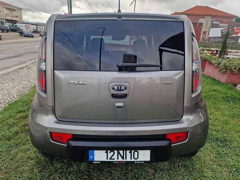 Usado Kia Soul 128 HP (94 kW) 2012 Cinzento SUV