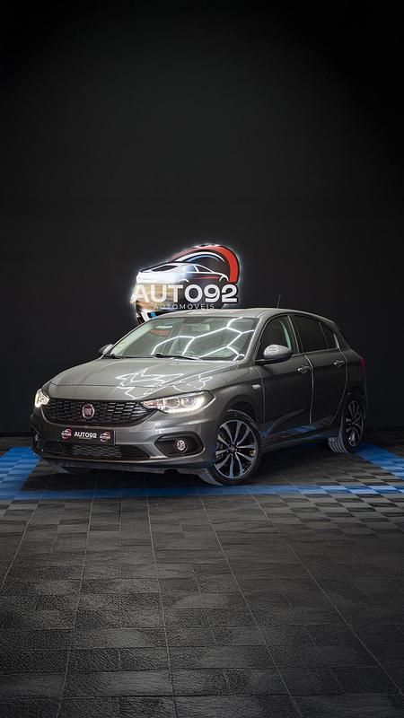 Cinza Usado 2020 Fiat Tipo Lounge Sedan | € 12.900 (Preço elevado) - Imagem 1/4