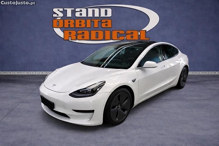Branco Usado 2020 Tesla Model 3 Standard Range Plus Sedan | € 23.950 (Preço justo) - Imagem 1/1