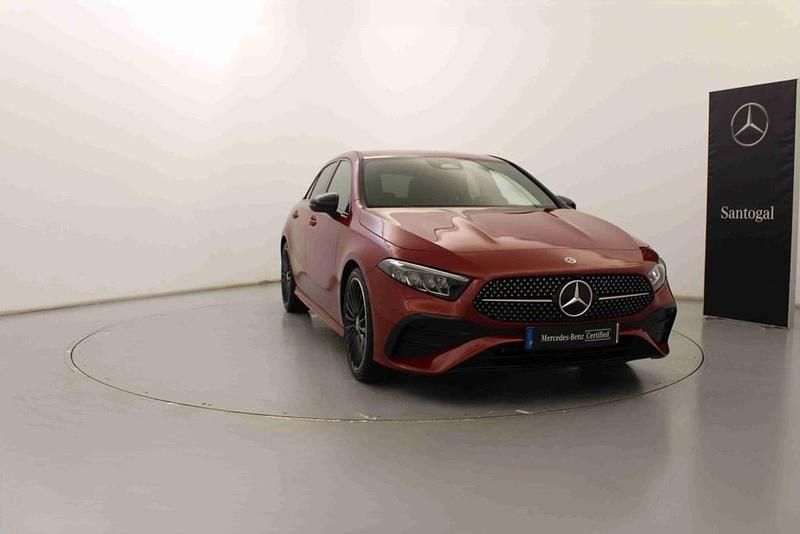 Roxo Usado 2025 Mercedes A200 Citadino | € 37.990 (Preço justo) - Imagem 1/4