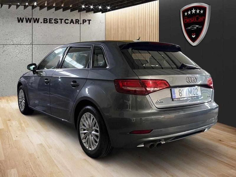 Usado Audi A3 150 HP (110 kW) 2017 Cinzento Citadino