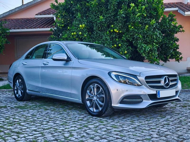 Cinza Usado 2014 Mercedes C220 Avantgarde Sedan | € 21.500 - Imagem 1/4