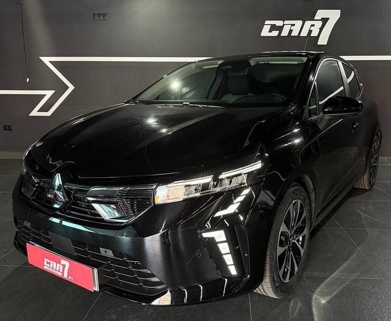 Usado Mitsubishi Colt Invite 91 HP (66 kW) 2024 Preto Citadino