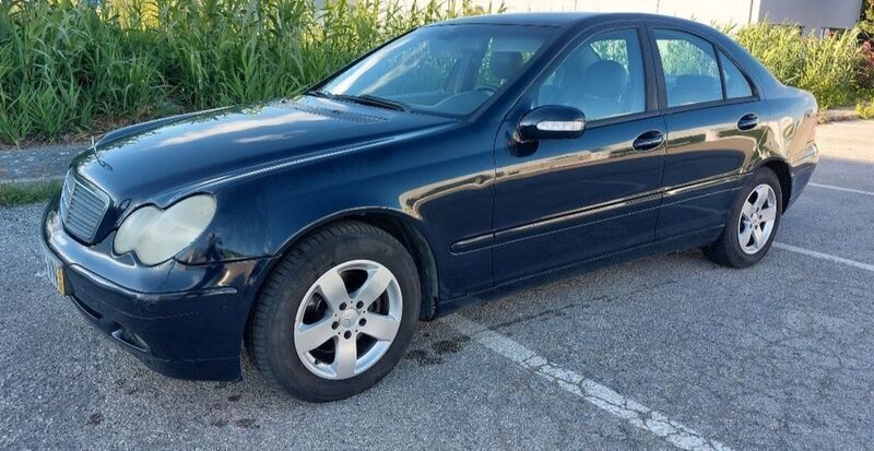 Usado 2003 Mercedes C220 Sedan | € 4.750 (Caro) - Imagem 1/4