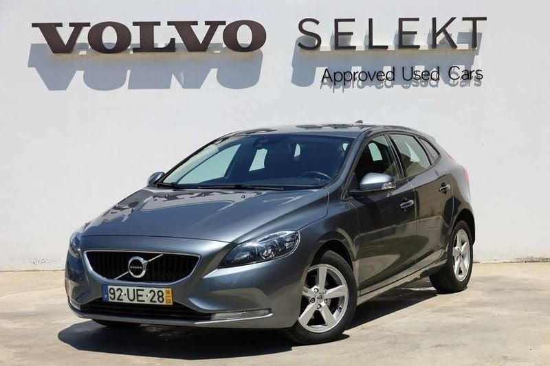 Cinzento ósmio Usado 2018 Volvo V40 Kinetic Carrinha | € 15.200 (Preço justo) - Imagem 1/4