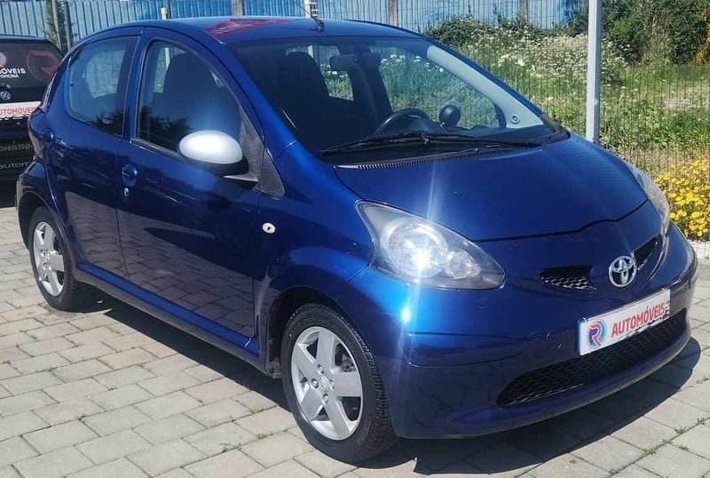 Usado Toyota Aygo 54 HP (39 kW) 2008 Azul Citadino