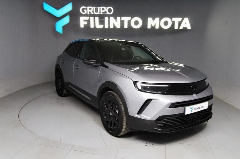 Cinzento Usado 2023 Opel Mokka-e SUV | € 24.490 (Preço justo) - Imagem 1/1