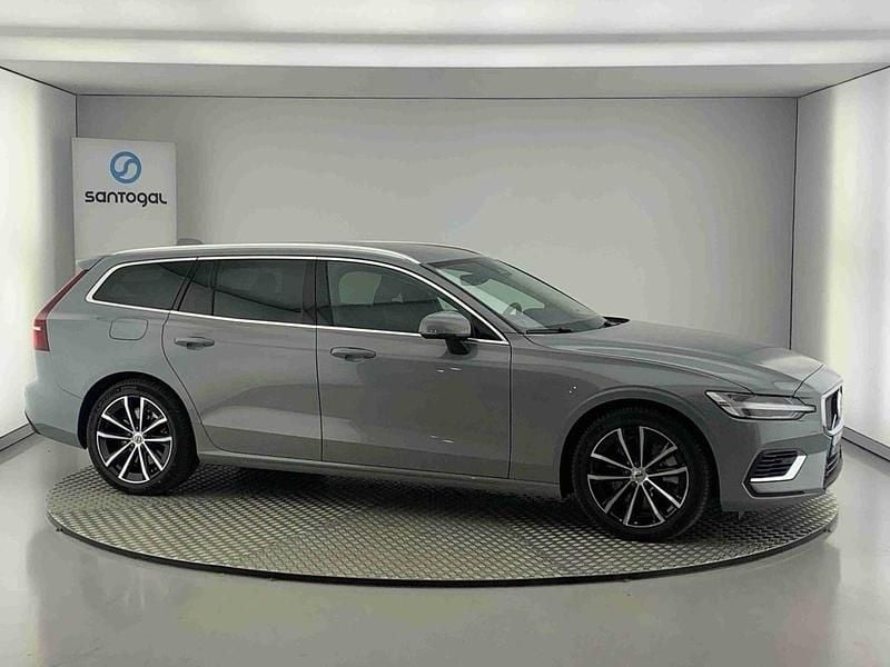 Cinzento Usado 2024 Volvo V60 Carrinha | € 43.490 (Bom preço) - Imagem 1/4