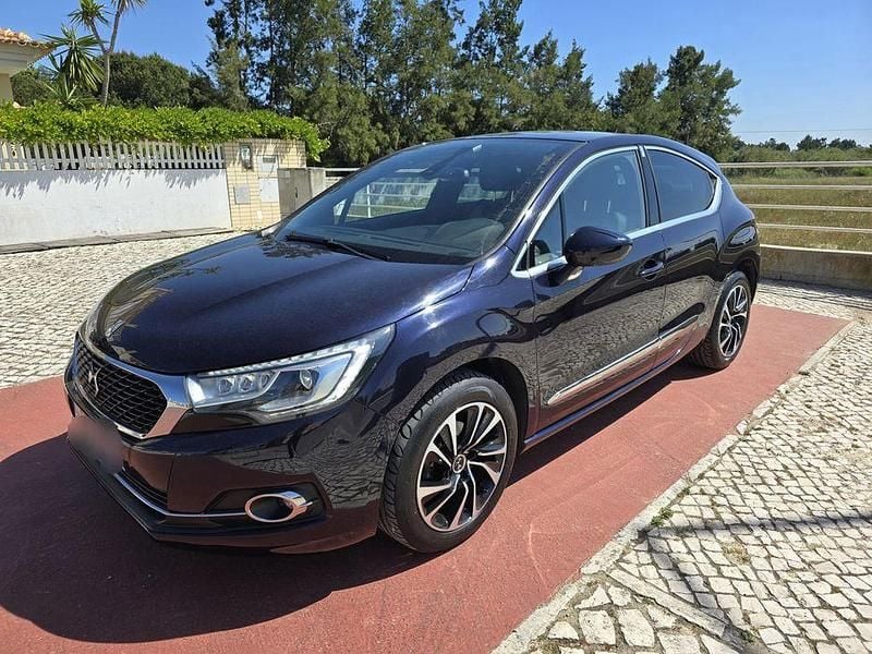Usado DS Automobiles DS4 So Chic 120 HP (88 kW) 2016 Sedan