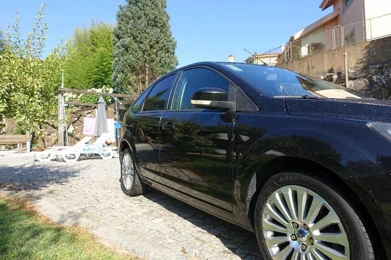 Usado Ford Focus 109 HP (80 kW) 2008 Preto Citadino