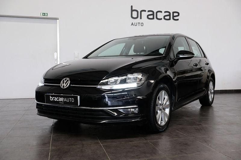 Usado VW Golf VII Comfortline 110 HP (80 kW) 2019 Preto