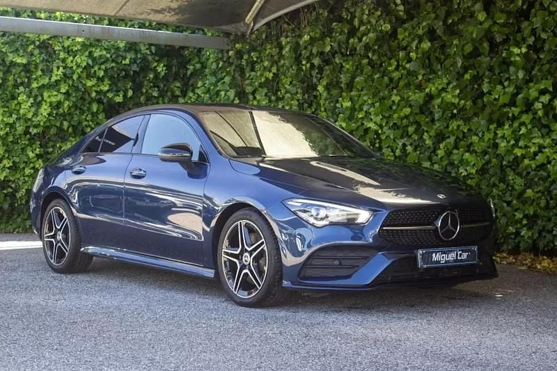 Azul Usado 2019 Mercedes CLA200 AMG line Sedan | € 33.900 (Preço justo) - Imagem 1/4