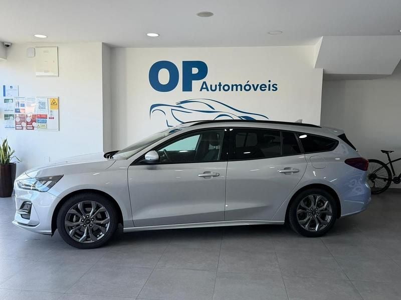Usado Ford Focus ST-Line 125 HP (91 kW) 2022 Cinza Carrinha