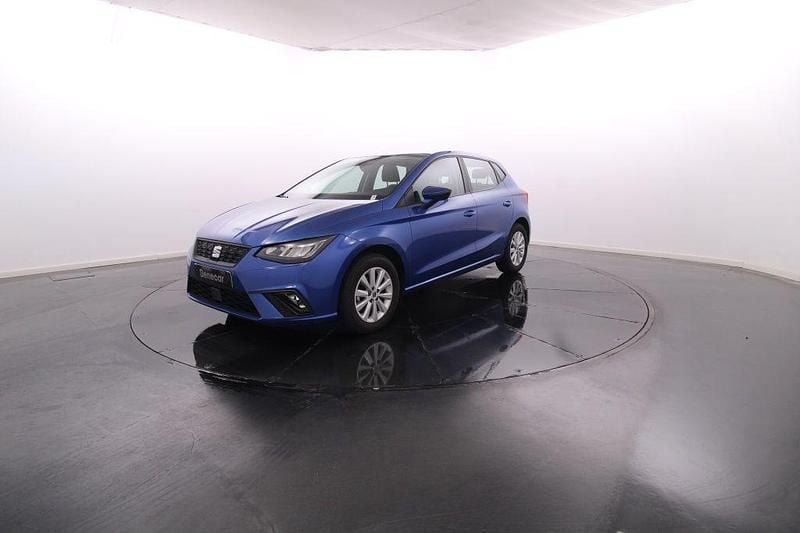 Azul Usado 2024 Seat Ibiza | € 20.250 (Caro) - Imagem 1/4