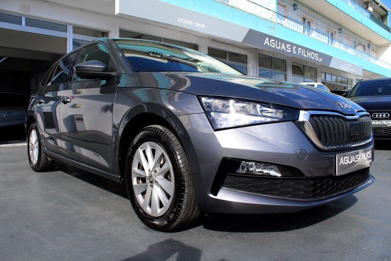 Cinza Usado 2023 Skoda Scala Ambition Citadino | € 21.990 (Preço elevado) - Imagem 1/4