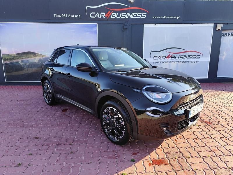 Preto Usado 2025 Fiat 600 La Prima | € 24.990 (Preço justo) - Imagem 1/4