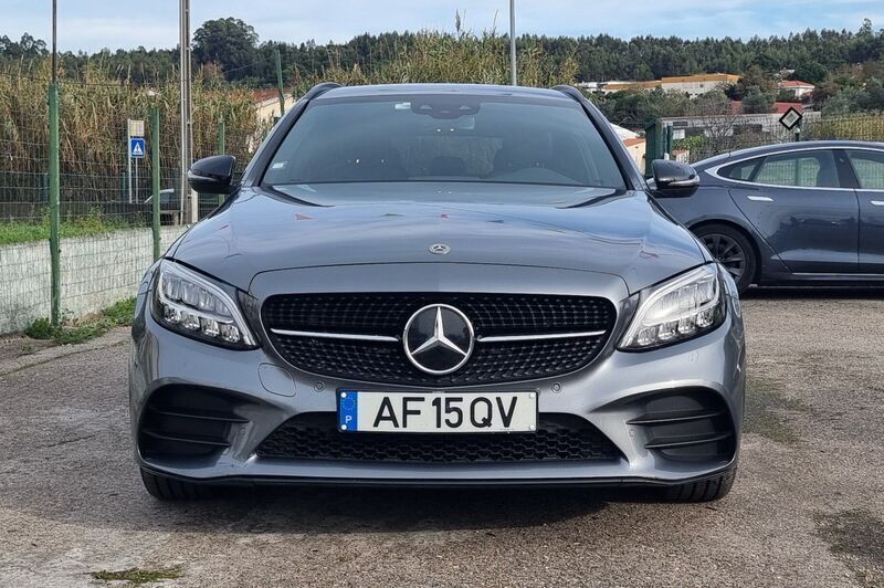 Cinza Usado 2021 Mercedes C300 AMG line Carrinha | € 33.490 (Preço justo) - Imagem 1/4