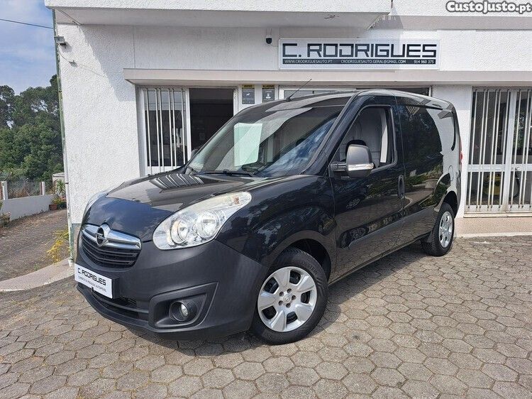 Preto Usado 2017 Opel Combo Monovolume | € 9.750 - Imagem 1/1