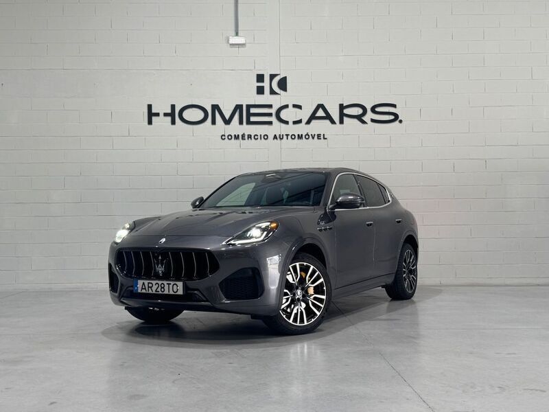 Cinza Usado 2022 Maserati Grecale GT SUV | € 63.900 - Imagem 1/4