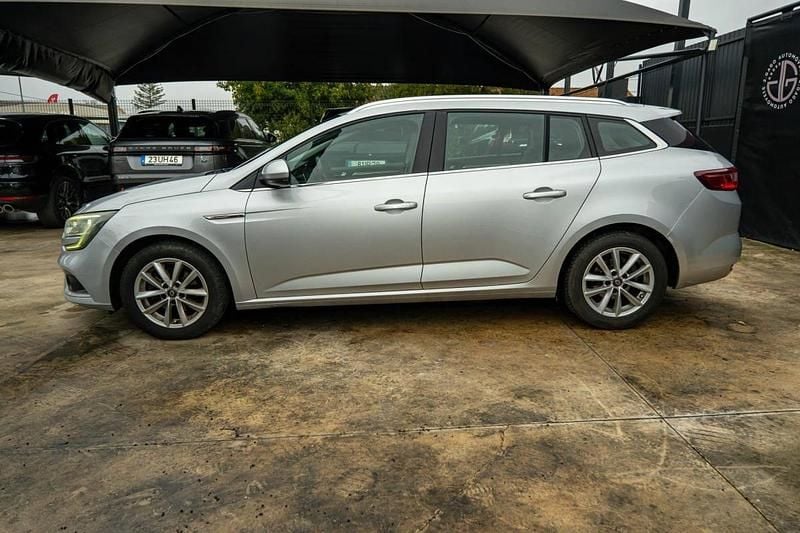 Usado Renault Mégane IV 110 HP (80 kW) 2018 Cinzento Carrinha