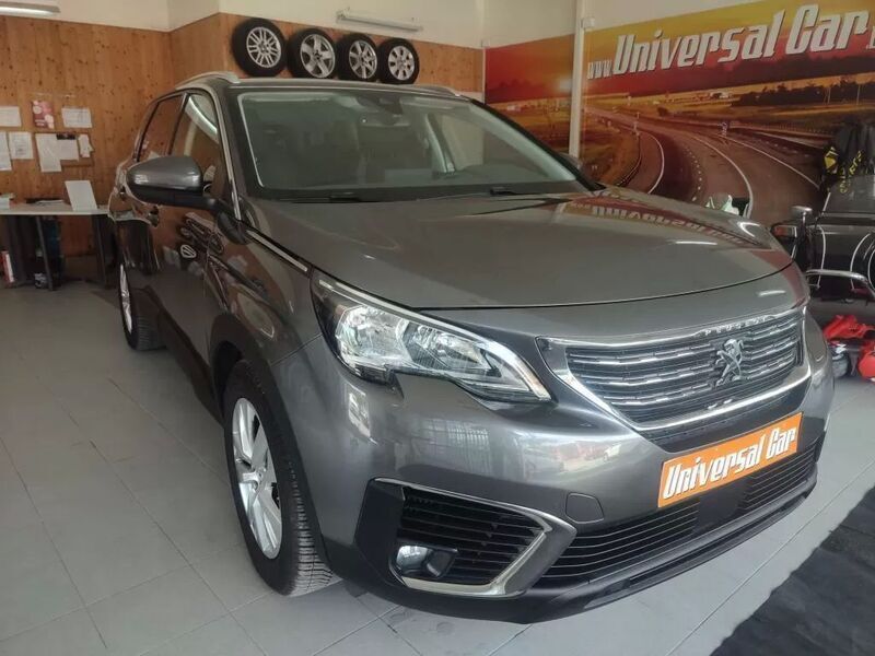 Cinzento Usado 2017 Peugeot 5008 Style Monovolume | € 20.600 (Preço justo) - Imagem 1/4