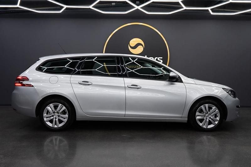 Usado Peugeot 308 SW 100 HP (73 kW) 2016 Cinzento Carrinha