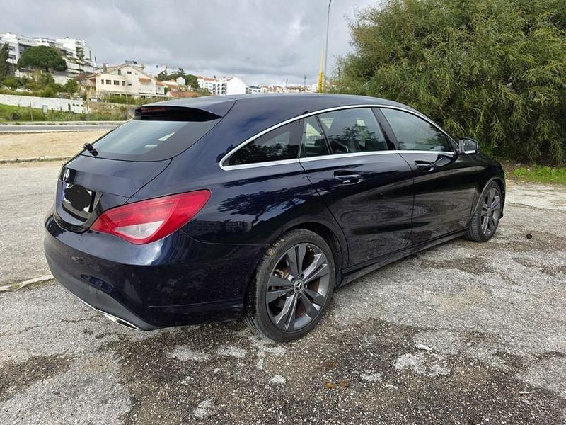 Usado Mercedes CLA180 109 HP (80 kW) 2017 Sedan