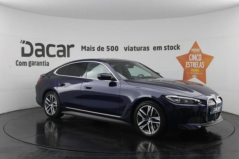 Usado BMW i4 250 kW (340 HP) 2023 Azul Sedan