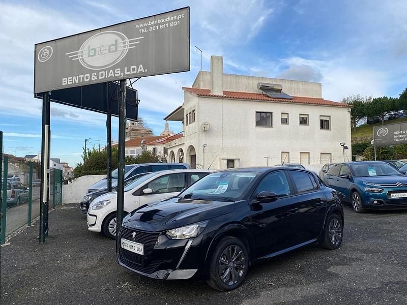 Preto Usado 2023 Peugeot e-208 Style Citadino | € 19.800 (Preço justo) - Imagem 1/4