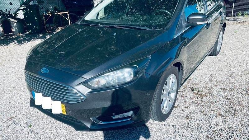 Cinzento Usado 2017 Ford Focus Titanium | € 10.500 (Super Preço) - Imagem 1/4