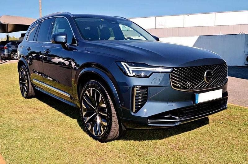 Azul Usado 2025 Volvo XC90 SUV | € 71.750 (Preço justo) - Imagem 1/4