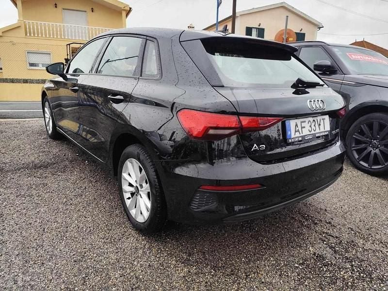 Usado Audi A3 110 HP (80 kW) 2021 Preto Sedan