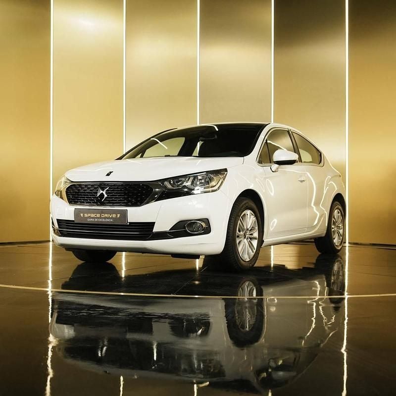 Branco Usado 2017 DS Automobiles DS4 | € 13.900 (Caro) - Imagem 1/4