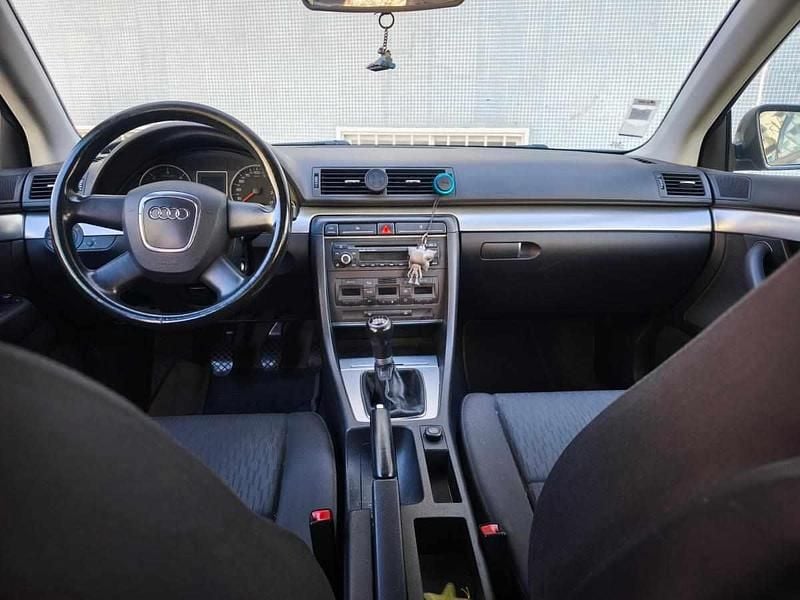 Usado Audi A4 140 HP (102 kW) 2006 Azul Sedan