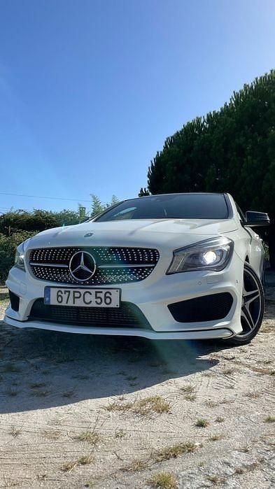 Usado 2014 Mercedes CLA220 Sedan | € 21.500 - Imagem 1/4