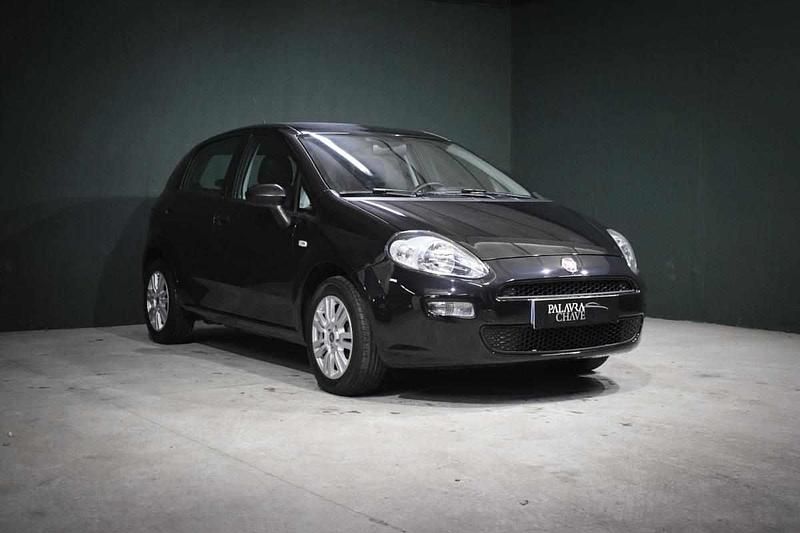Usado Fiat Punto S 69 HP (50 kW) 2016 Preto Citadino