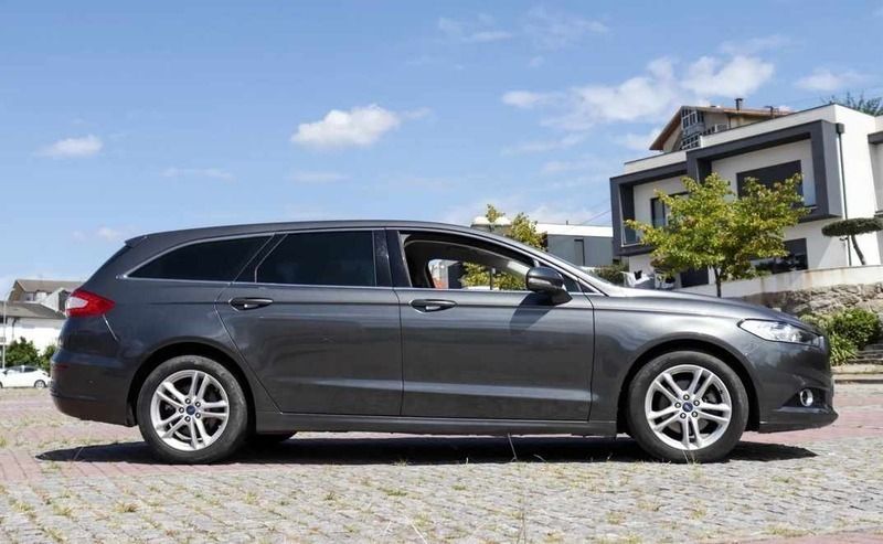 Usado Ford Mondeo 150 HP (110 kW) 2014 Cinzento Carrinha